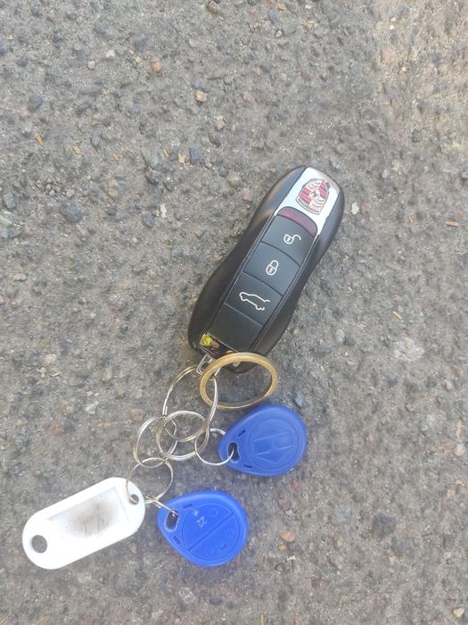 Знайшов ключі від Порше