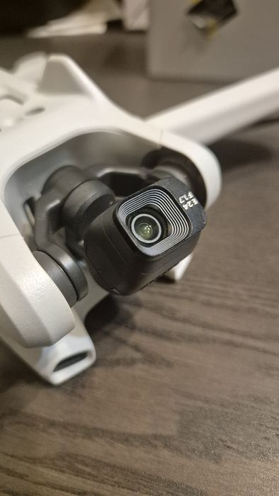 Dron DJI Mini 3 super stan! 3 baterie, ładowarka, śmigła, torba