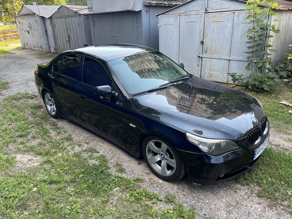 Продаю BMW E60 2003