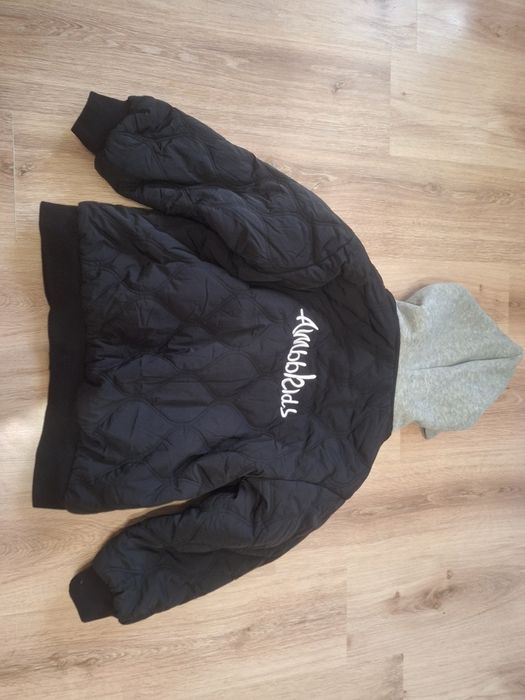 Куртка на дівчинку