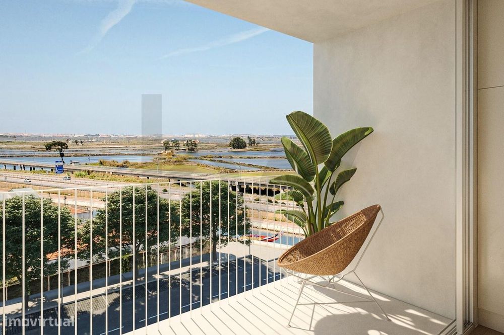 Apartamento T2 com varanda e Estacionamento para 2 carros | Último Pis