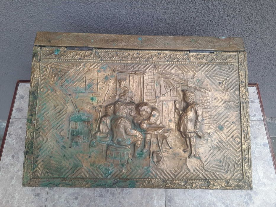 Stara szkatuła kuferek drewno mosiądz karczma