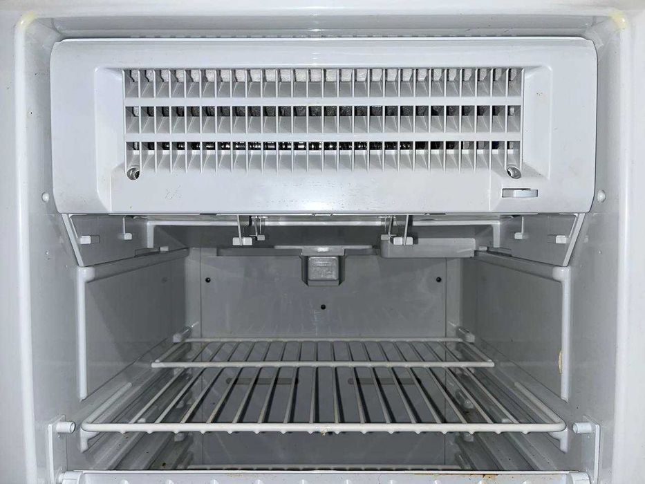 Морозильна камера Indesit SFR167NF.002