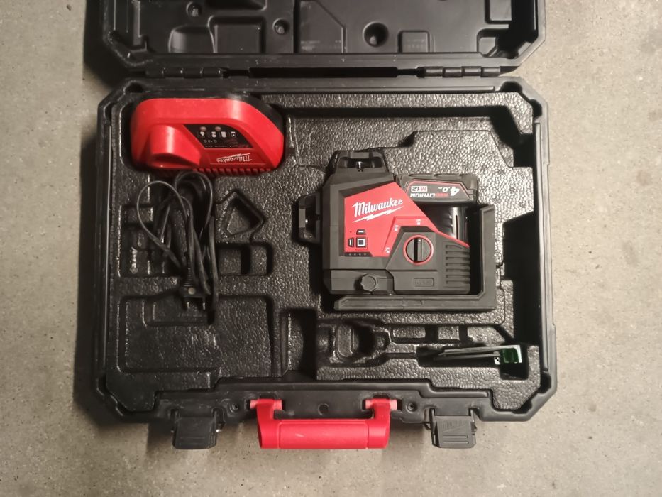 Laser zielony Milwaukee M 12 3PL 3-płaszczyznowy 360° niwelator