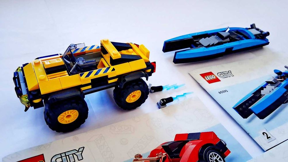 Lego City 60395 Combo Race Pack em peças novas semi montado