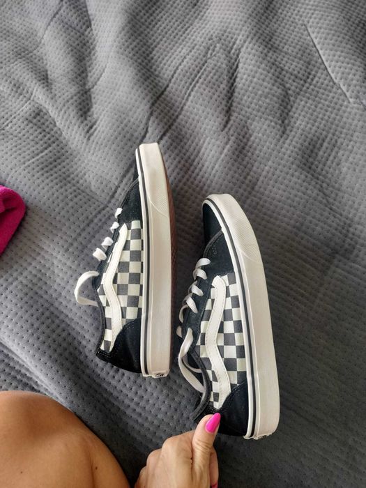 Trampki Vans rozm 38. 5 . Raz założone . Sprzedaż grzecznościowa