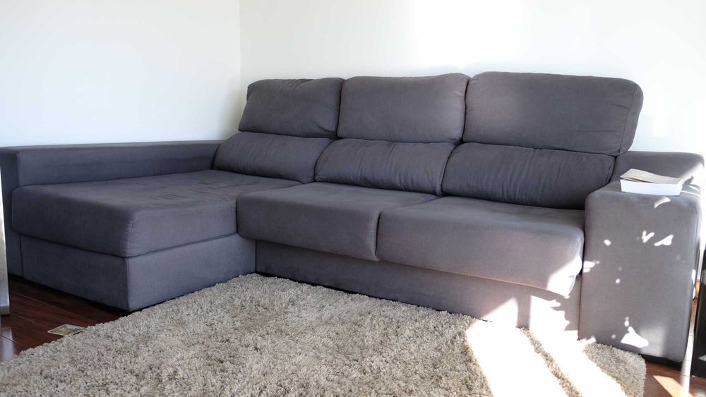 Conjunto de Mobília de Sala - Sofá, Mesa, Cadeiras, 2 Aparadores