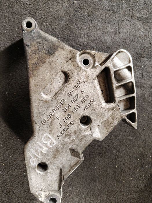 Łapa silnika uchwyt bmp volkswagen passat B6 Turan golf 5 a3