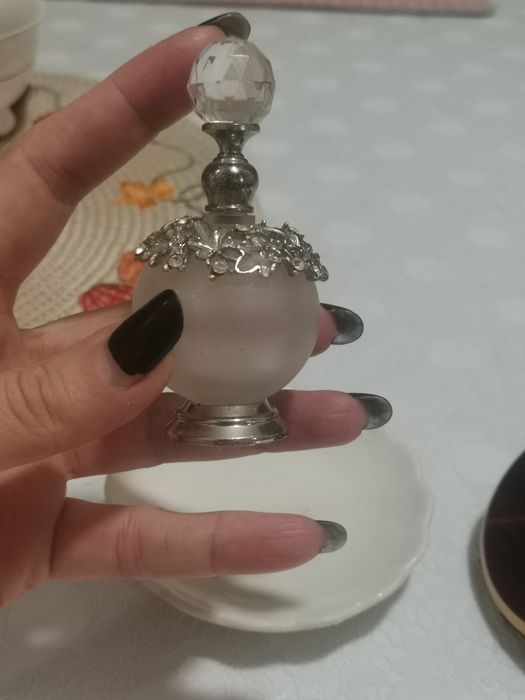 Бутылочка под парфюм