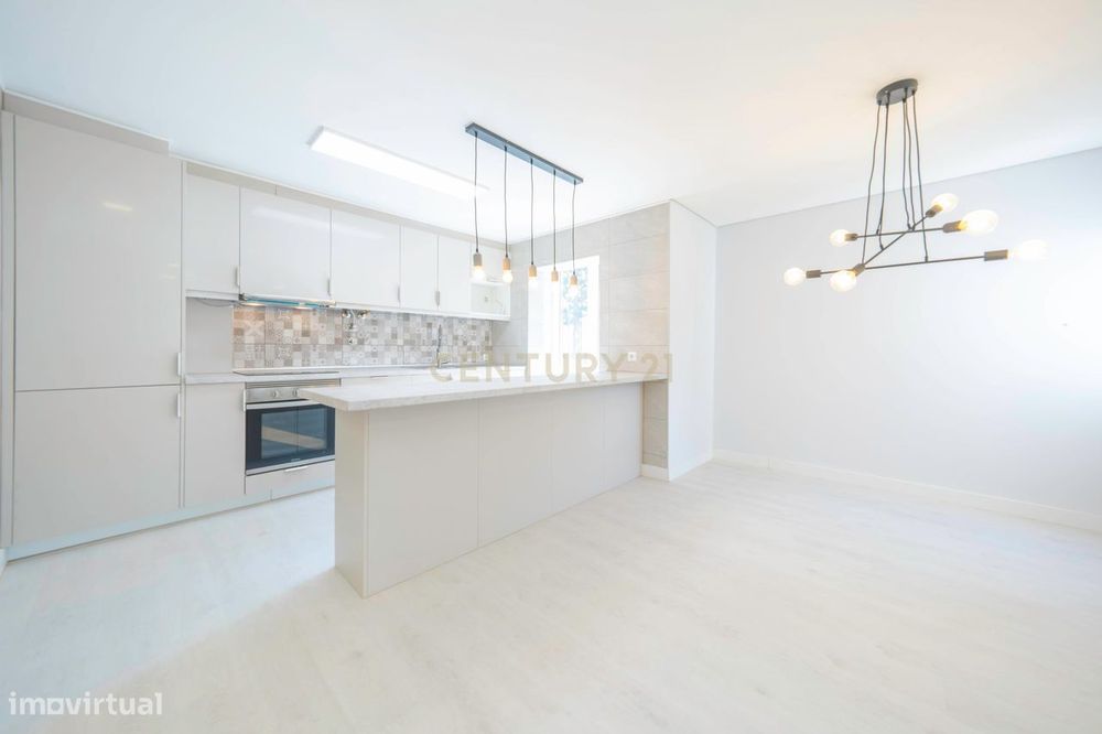 Apartamento T2 Remodelado em São Sebastião, Setúbal – Conforto, Qualid
