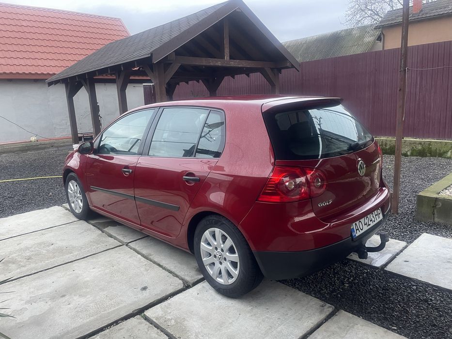 Volkswagen Golf . 1,4 mpi . 2003 рік. Червоний металік