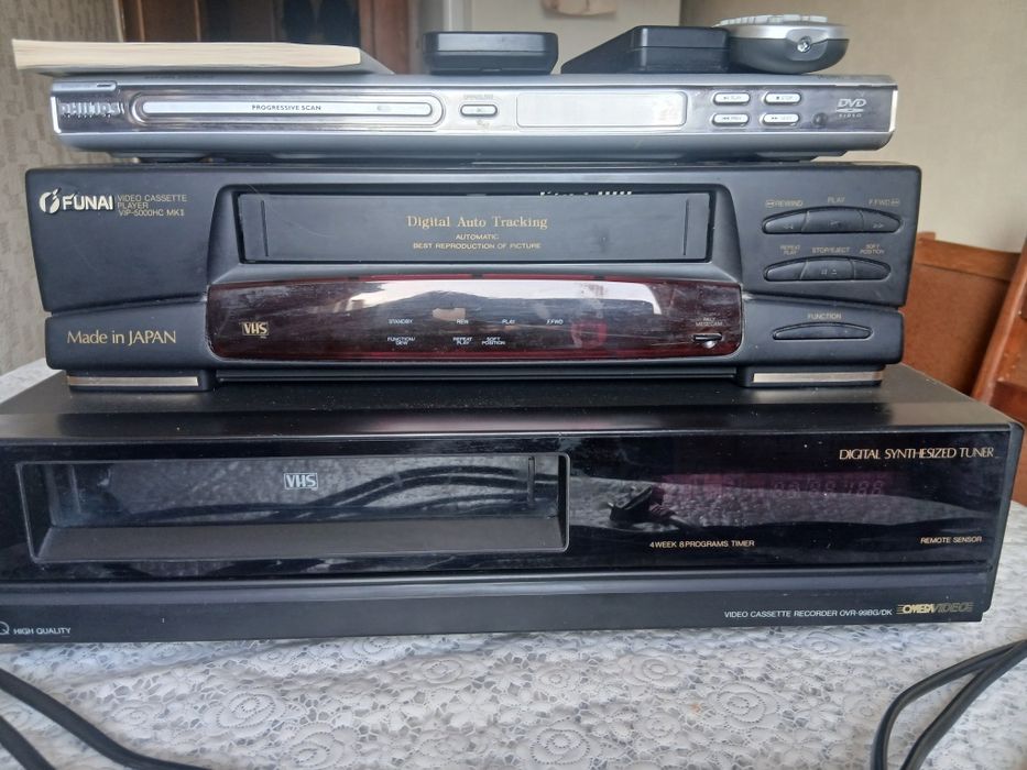 Продам 2 відеомагнітофони та DVD