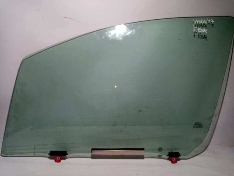 Vidro porta frente esquerda TOYOTA Yaris (_P15_)