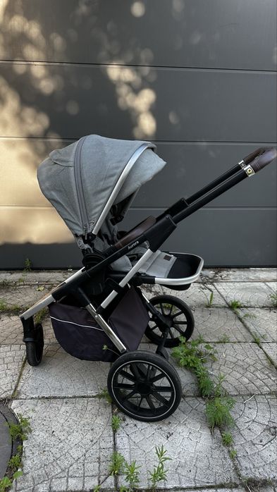 Продам універсальну коляску Carrello Aurora 2 в 1