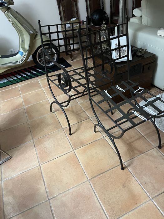 Cadeiras em ferro