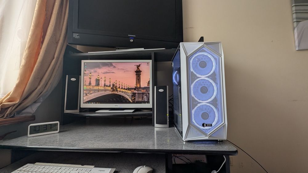 Продам компьбтер для ігор та роботи