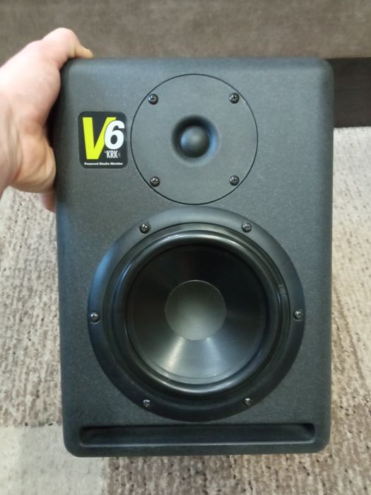 Студійний монітор KRK V6