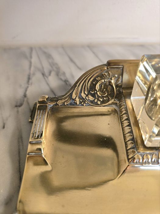 Tinteiro antigo Belle Époque em latão tinteiro em cristal 1895 a 1910