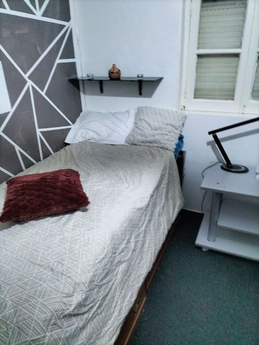 Quarto individual solteiro/a