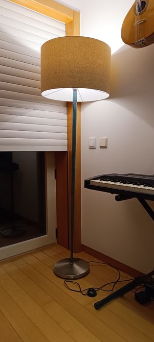 Baixa de preço-Candeeiro de pé alto