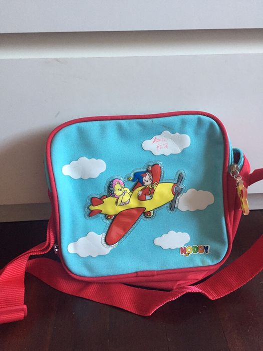 Mochilas e lancheiras Barbie, princesas , Noddy...