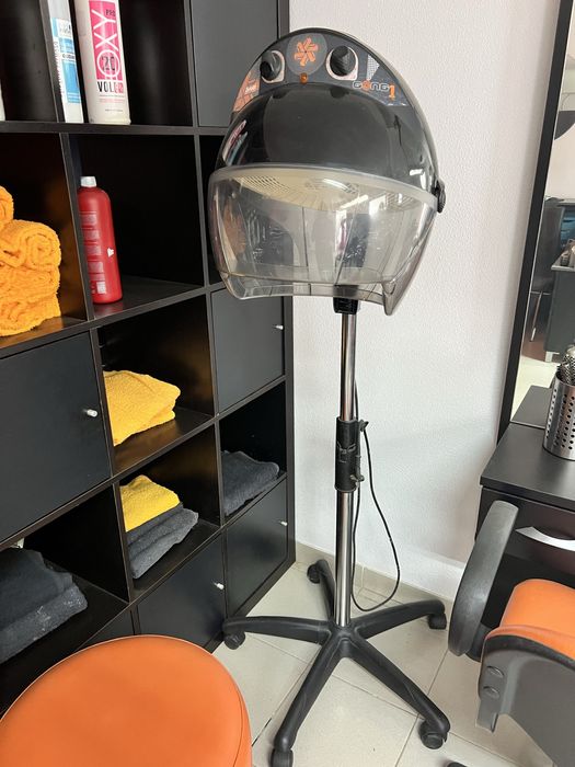 Secador de Pé Profissional para Cabeleireiro – Regulável em Altura