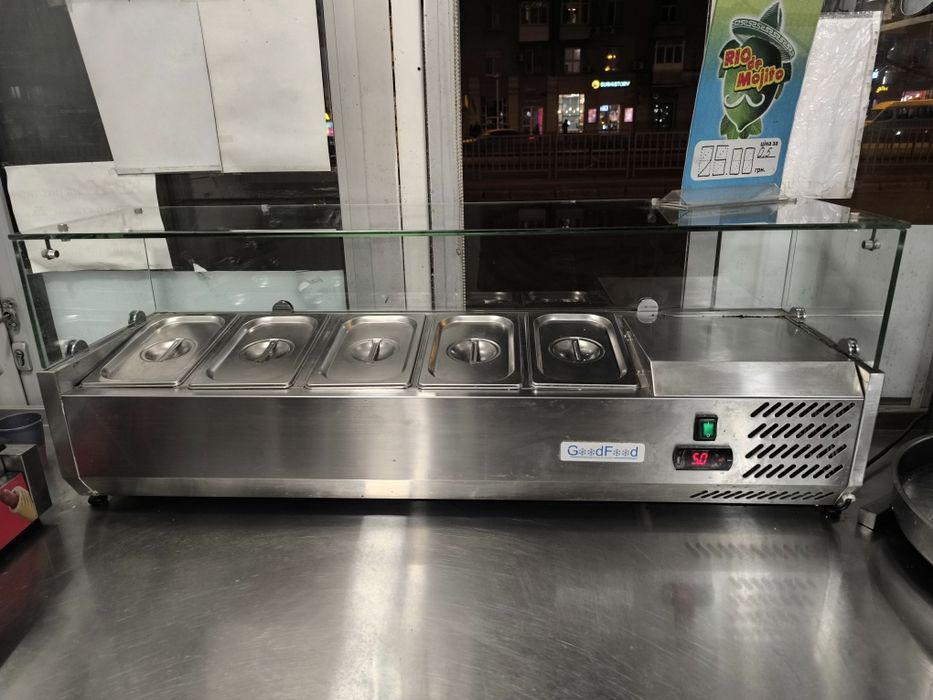 Холодильна настільна вітрина