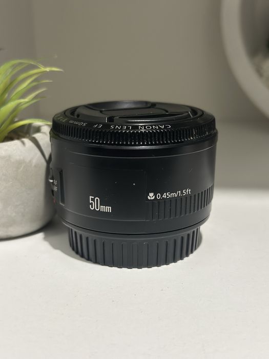 об'єктив Canon EF 50mm f/1.8