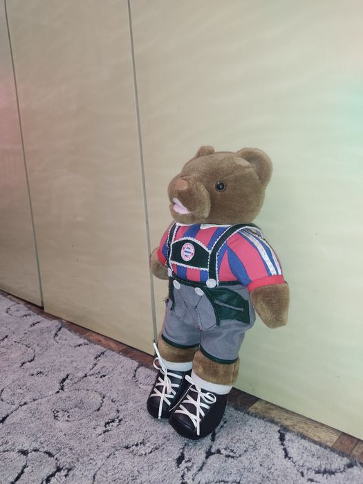 Продам мишку футбольный талисман немецкий