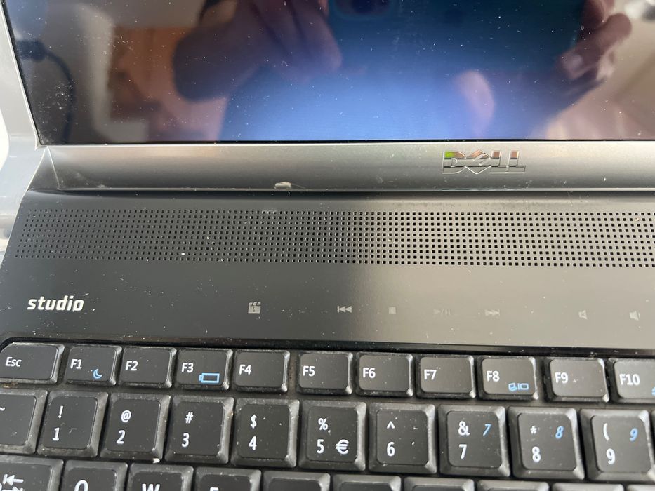 Laptop DELL studio