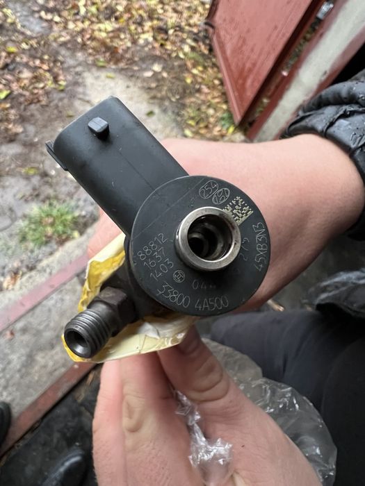 Форсунки Kia Sorento crdi оригинал 338004А500