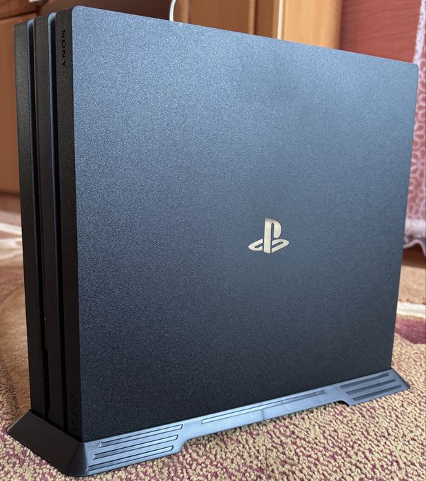 Sony Playstation/PS 4 Pro 1Tb CUH-7208B + 2 Геймпади