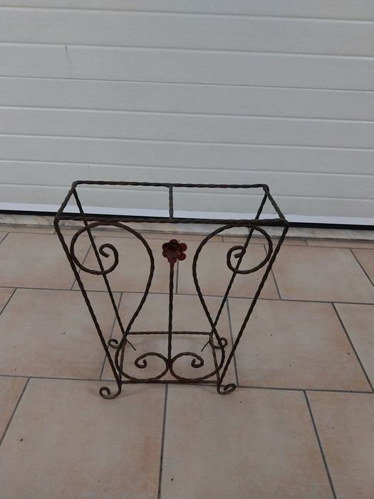 Porta guarda chuva/bengaleiro em ferro forjado