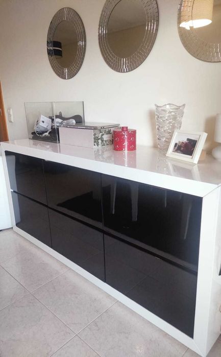 Conjunto Moveis de Sala / Mesa com 4 cadeiras