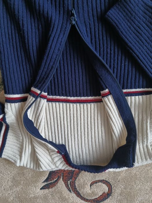 Rozsuwany sweter chłopięcy r. 152