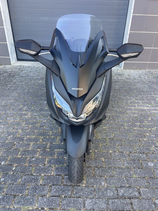 Honda forza 125