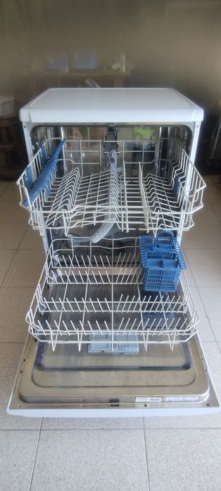 Máquina lavar loiça Indesit para peças