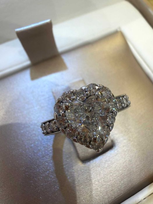 Pierścionek z diamentami naturalnymi Serce 2.30 CT