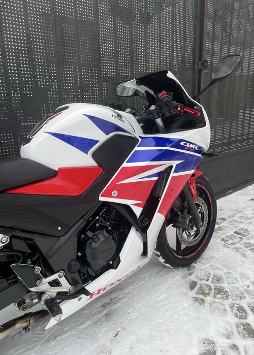 Honda cbr300r 2015 year