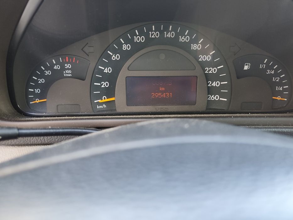 Mercedes-Benz C 220 — fotografia 8
