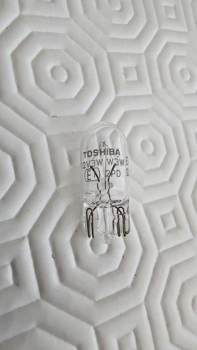 Lâmpadas W5W (T10) Halogéneo Toshiba – Novas 3W/5W/8W