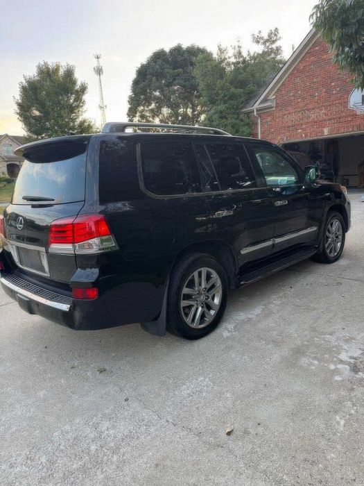 Lexus LX 570      2015