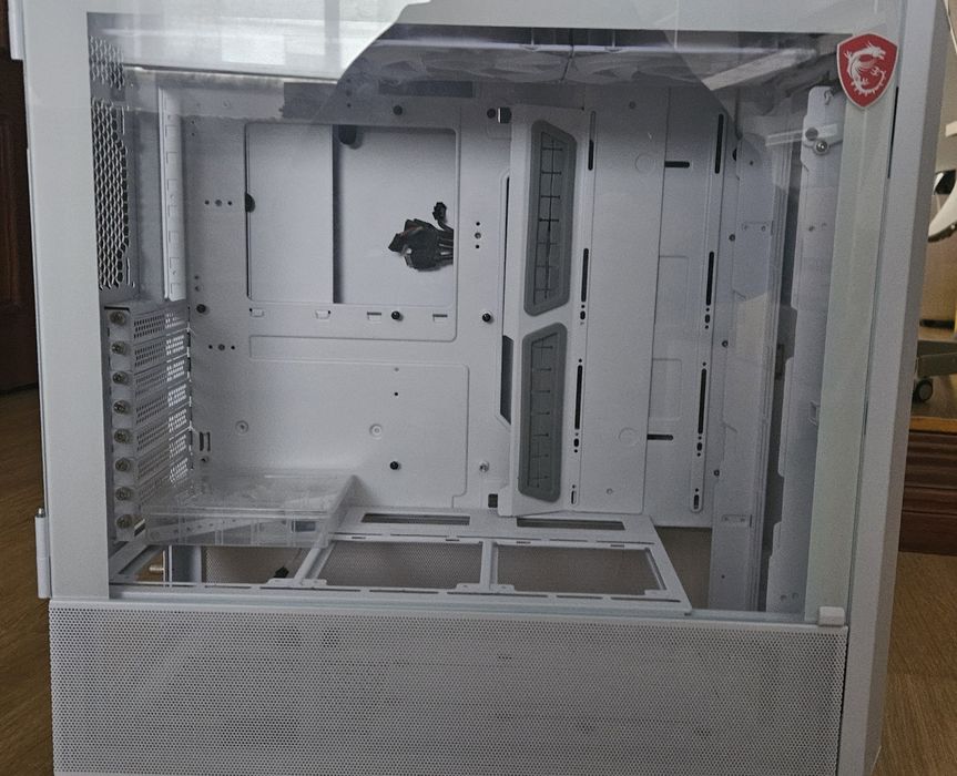 Caixa Lian Li Lancool III Branca + 4 ventoinhas 140mm