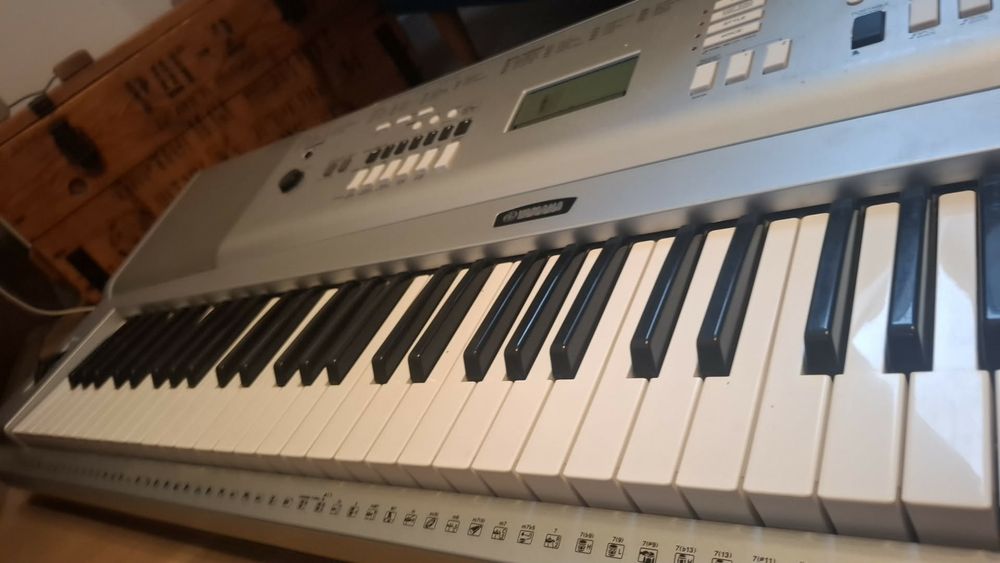 Keyboard yamaha dgx 230