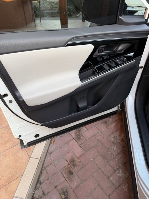 Toyota bz4x електромобіль