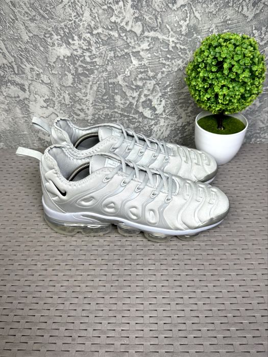 Nike Air Vapormax Plus кроссовки 46 размер спортивные серые