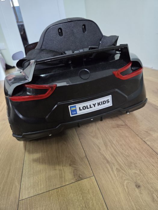 Дитячий електричний автомобіль,машина  на керуванні