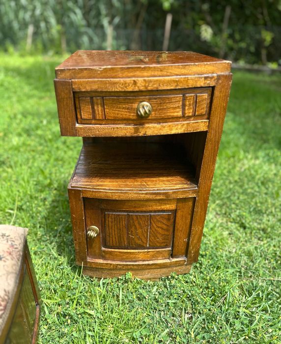 Conjunto mesinhas de cabeceira e banquinha