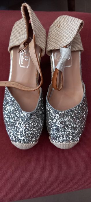 Sandálias cunha corda