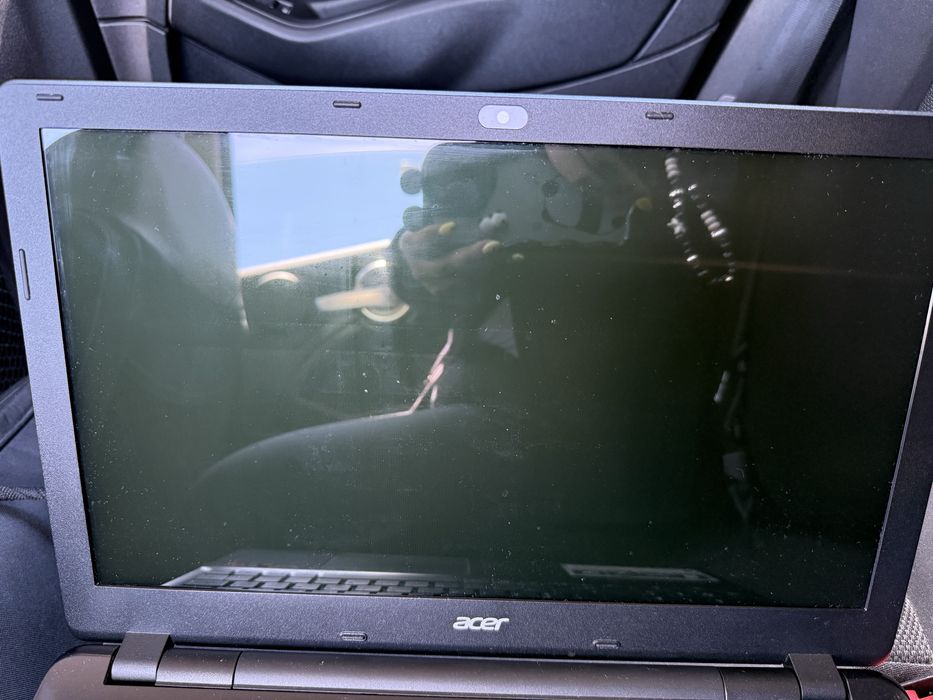 Portatil acer a funcionar